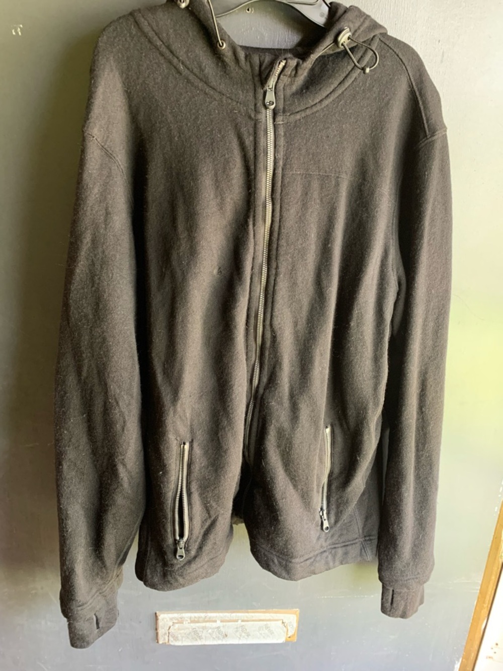 Men's Black Full-Zip Hooded Jacket with Zip Pockets